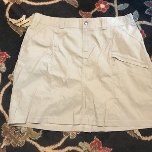 16W Duluth Trading Performance Skort - NWT